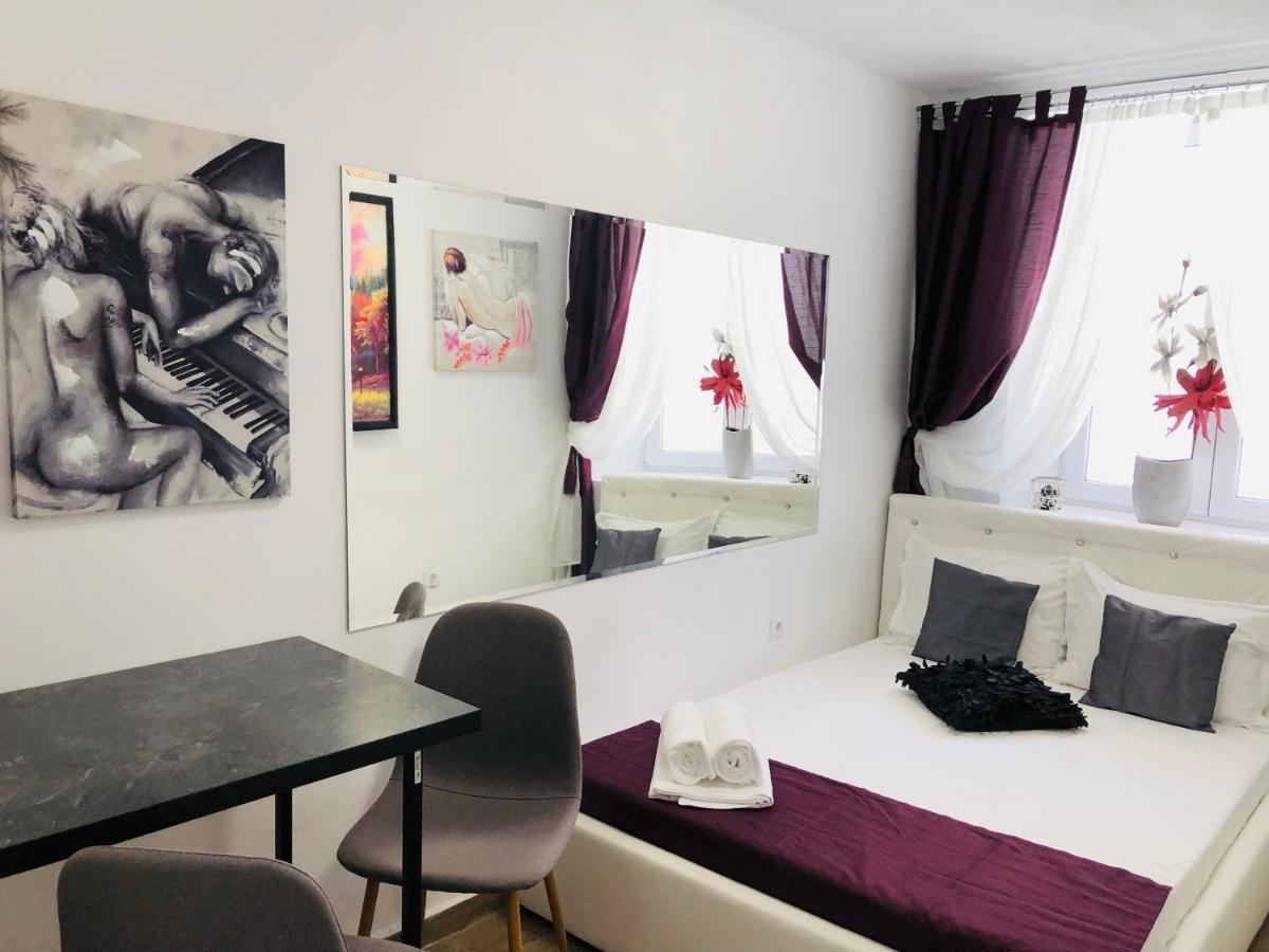Central Petit Room Brasov Ngoại thất bức ảnh